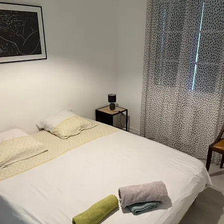 2 4 Lits - Ideal Pros - Secteur Coutras Apartment *